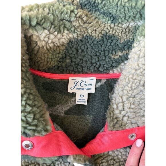 J. Crew Vintage Fleece Camo Printed Sherpa Jacket size XS Pullover - Picture 6 of 12